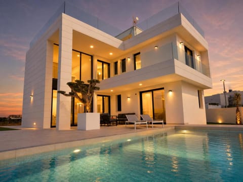 Property building, Pool view, Swimming pool, sunbed
