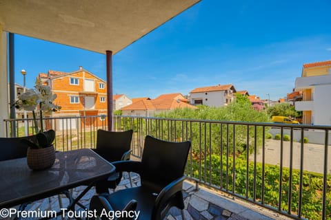 Day, View (from property/room), Balcony/Terrace, Seating area, Dining area