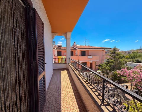 Property building, Day, View (from property/room), Balcony/Terrace