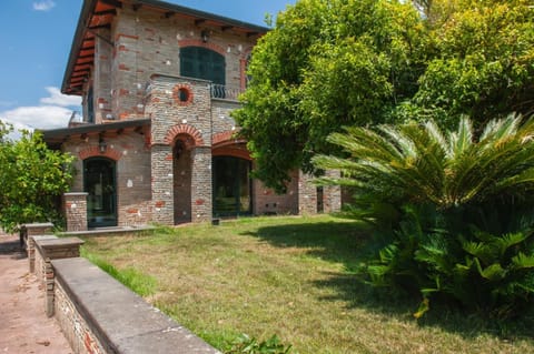 Property building, Day, Natural landscape, Garden view