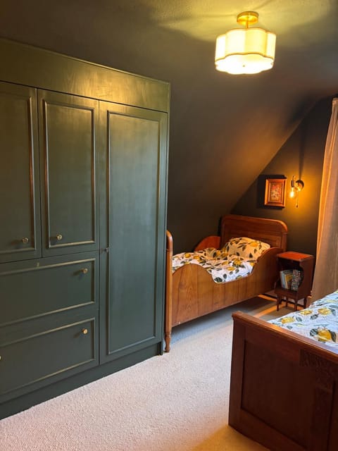 Bed, Photo of the whole room, Bedroom, wardrobe