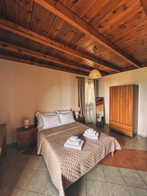 Bed, Photo of the whole room, Bedroom, towels, wardrobe