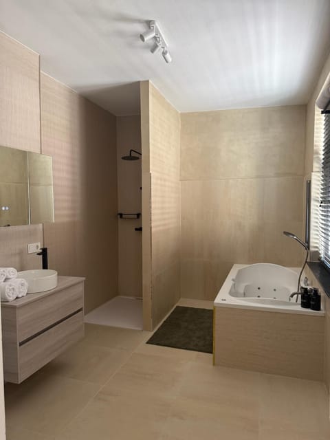 Shower, Bathroom, Bath
