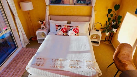 Bed, Bedroom
