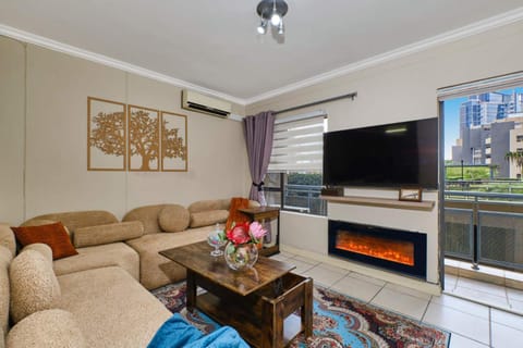 Communal lounge/ TV room, TV and multimedia, Living room, Seating area, Evening entertainment