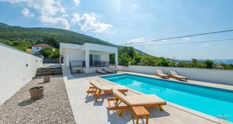 Patio, Natural landscape, Mountain view, Pool view, Swimming pool, sunbed