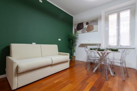 Bed, Living room, Seating area, Dining area, heating, heating