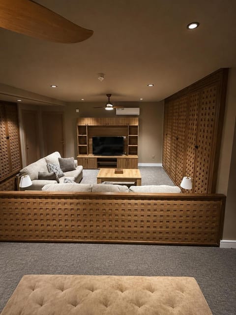 Living room, Photo of the whole room, Seating area