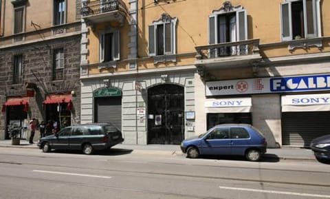Facade/entrance