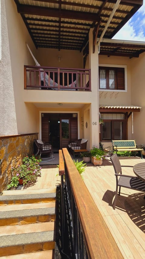 Property building, Patio, Day, Balcony/Terrace