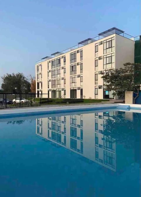 Property building, Swimming pool, Swimming pool