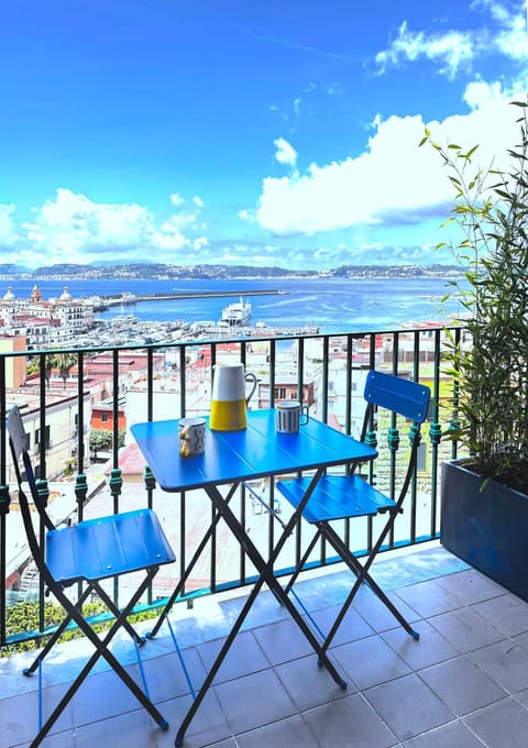 View (from property/room), Balcony/Terrace, City view, Sea view
