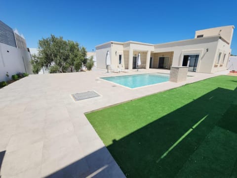 Garden, Swimming pool