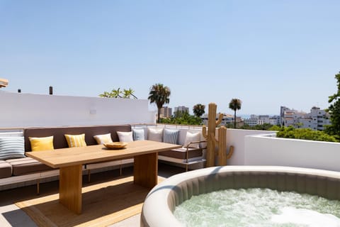 Natural landscape, Hot Tub, Balcony/Terrace