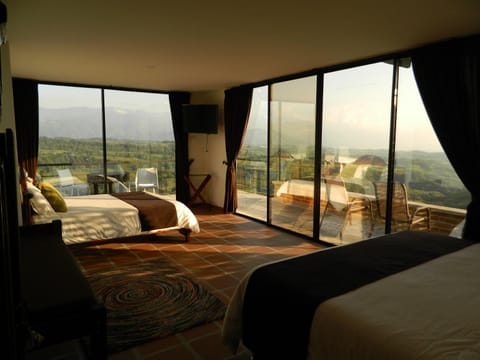 Photo of the whole room, Mountain view