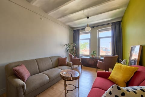 Day, Living room, Seating area, heating