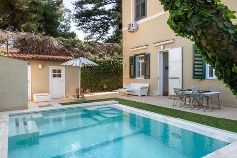 Hot Tub, Swimming pool