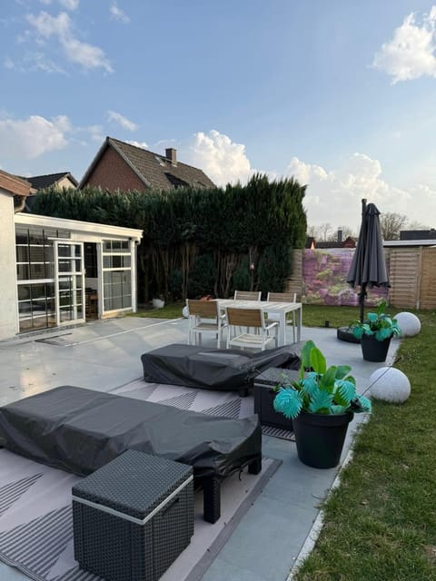 Patio, Garden, Garden, Balcony/Terrace, Seating area, Garden view