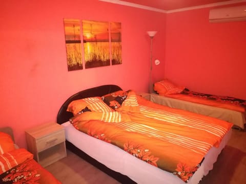 Tiszavirág Apartmanház Apartment in Szeged