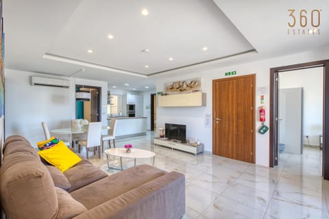 TV and multimedia, Living room, Seating area, air conditioner