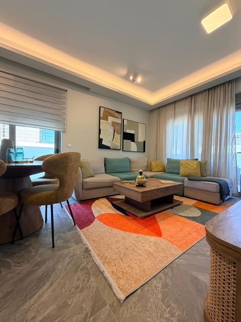 Living room, Dining area