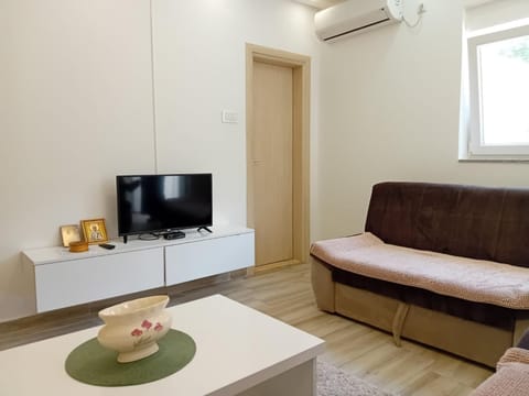 TV and multimedia, Seating area