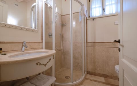 Garda Apartments San Vigilio Golf Apartment hotel in Province of Brescia