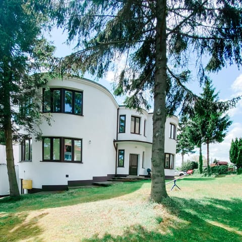 Property building, Spring, Garden, Garden view