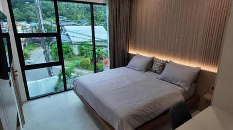 Photo of the whole room, Bedroom, Garden view