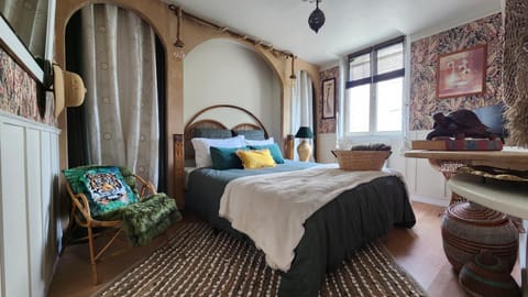 Bed, Photo of the whole room, Bedroom
