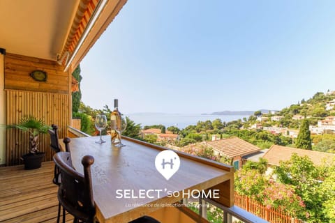 Patio, Day, Natural landscape, View (from property/room), Balcony/Terrace, Dining area, Mountain view, Sea view