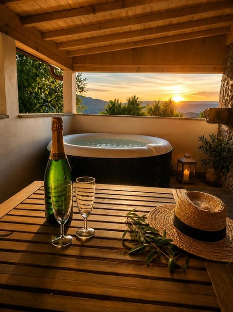 Natural landscape, Hot Tub, View (from property/room)