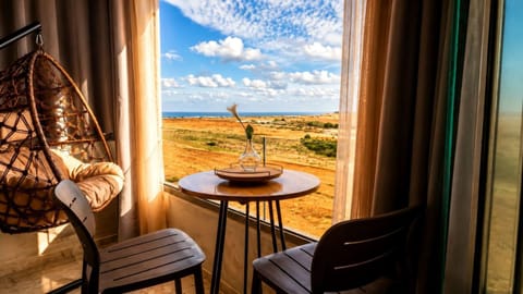 Patio, Day, Natural landscape, Bird's eye view, View (from property/room), Balcony/Terrace, Living room, Seating area, Dining area, Garden view, Lake view, River view, Sea view