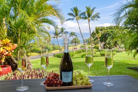Spring, Day, Natural landscape, Garden, Food and drinks, Food, Garden view, Drinks, Alcoholic drinks