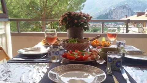 Balcony/Terrace, City view, Garden view, Landmark view