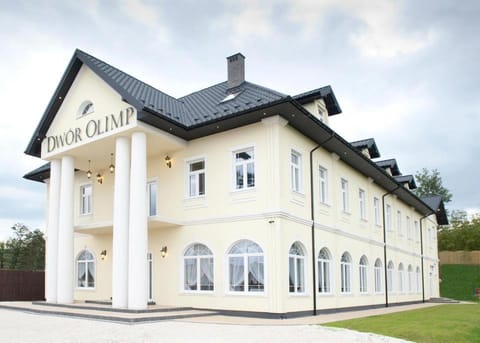 Property building, Day