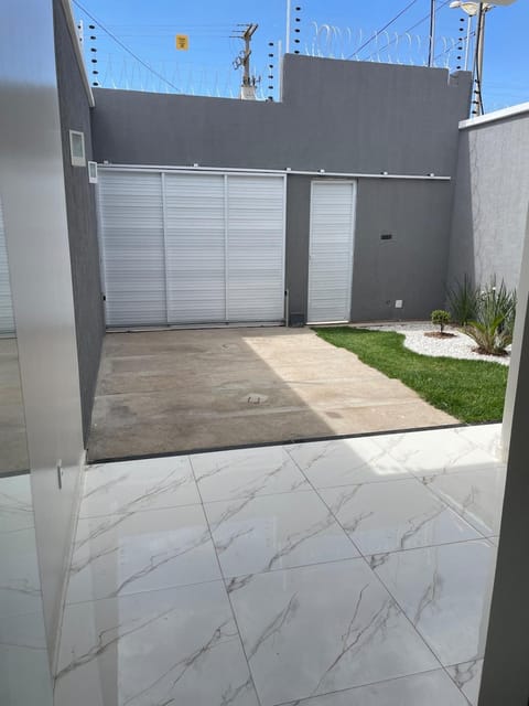 Garden, Parking