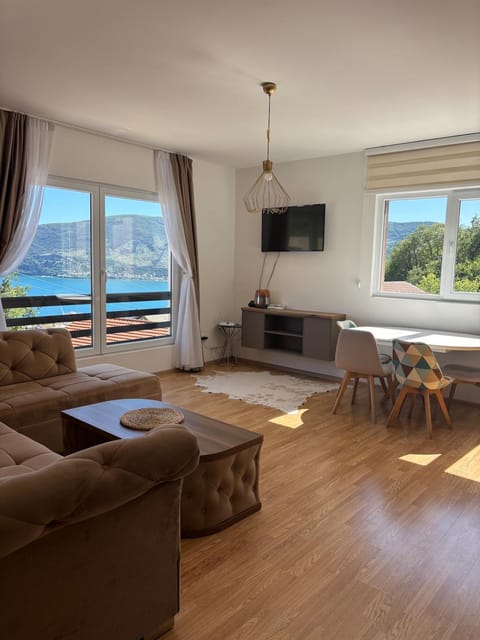 Living room, Diving