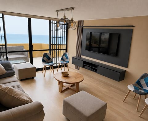 TV and multimedia, Balcony/Terrace, Living room, Evening entertainment