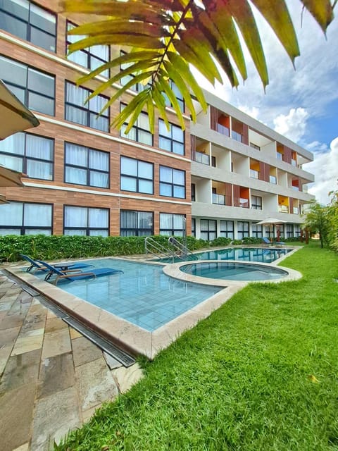 Property building, Garden, Hot Tub, Garden view, Pool view, Swimming pool, sunbed