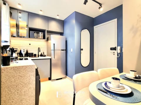 Kitchen or kitchenette, Living room, Seating area, Dining area, oven
