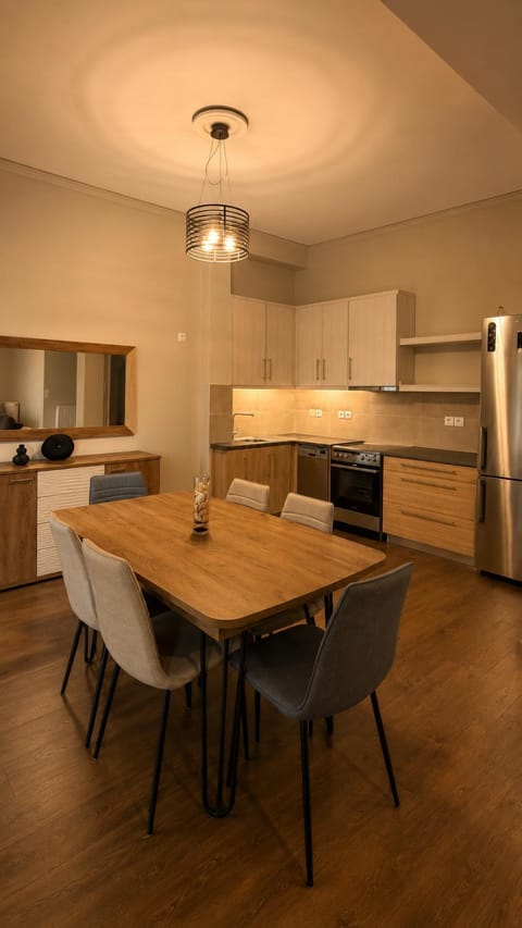 Kitchen or kitchenette, Dining area, dishwasher, oven, pet friendly, stove