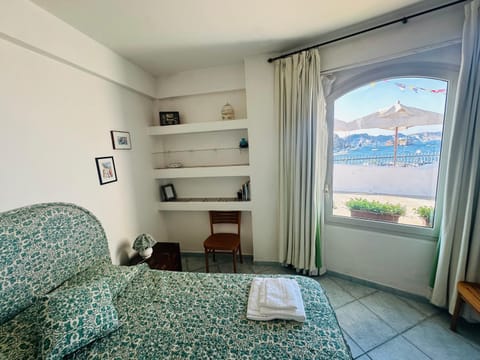 Bed, Bedroom, Sea view, Street view