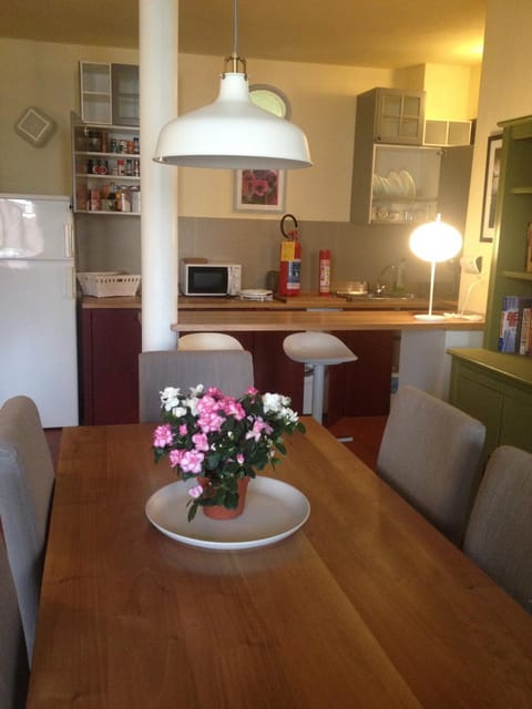 Living room, Lounge or bar, Seating area, Dining area, Area and facilities