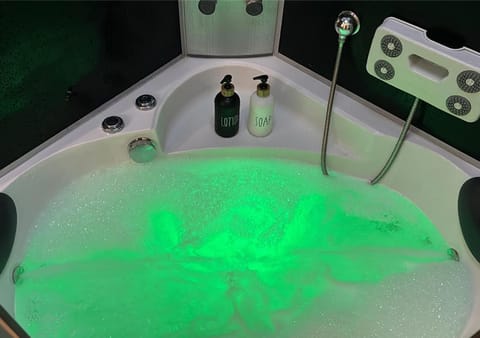 Hot Tub, Hot Tub, Bathroom, Bath