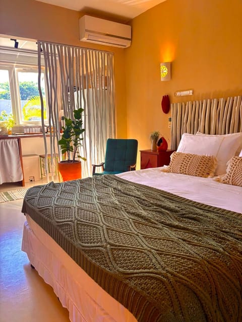 Bed, Photo of the whole room, Bedroom, air conditioner