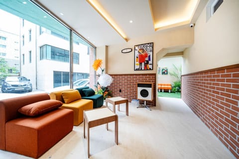 Communal lounge/ TV room
