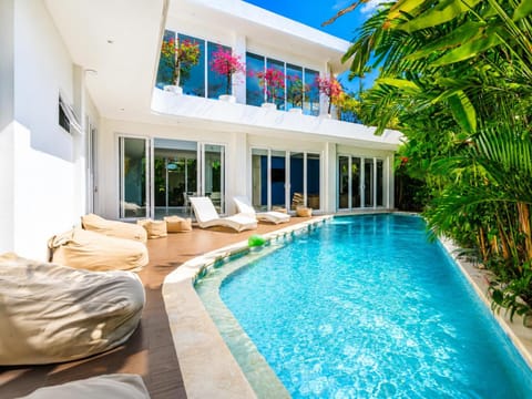 Property building, Swimming pool, Inner courtyard view, sunbed