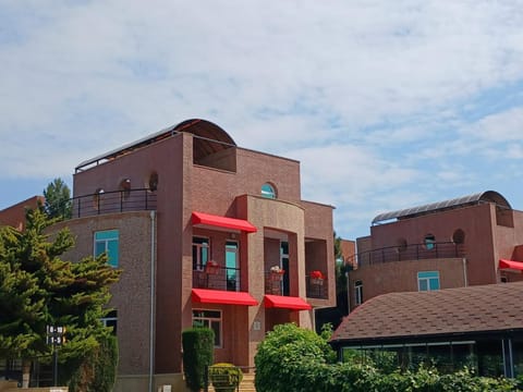 Property building, Day