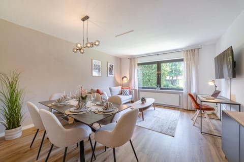 TV and multimedia, Living room, Dining area, Evening entertainment